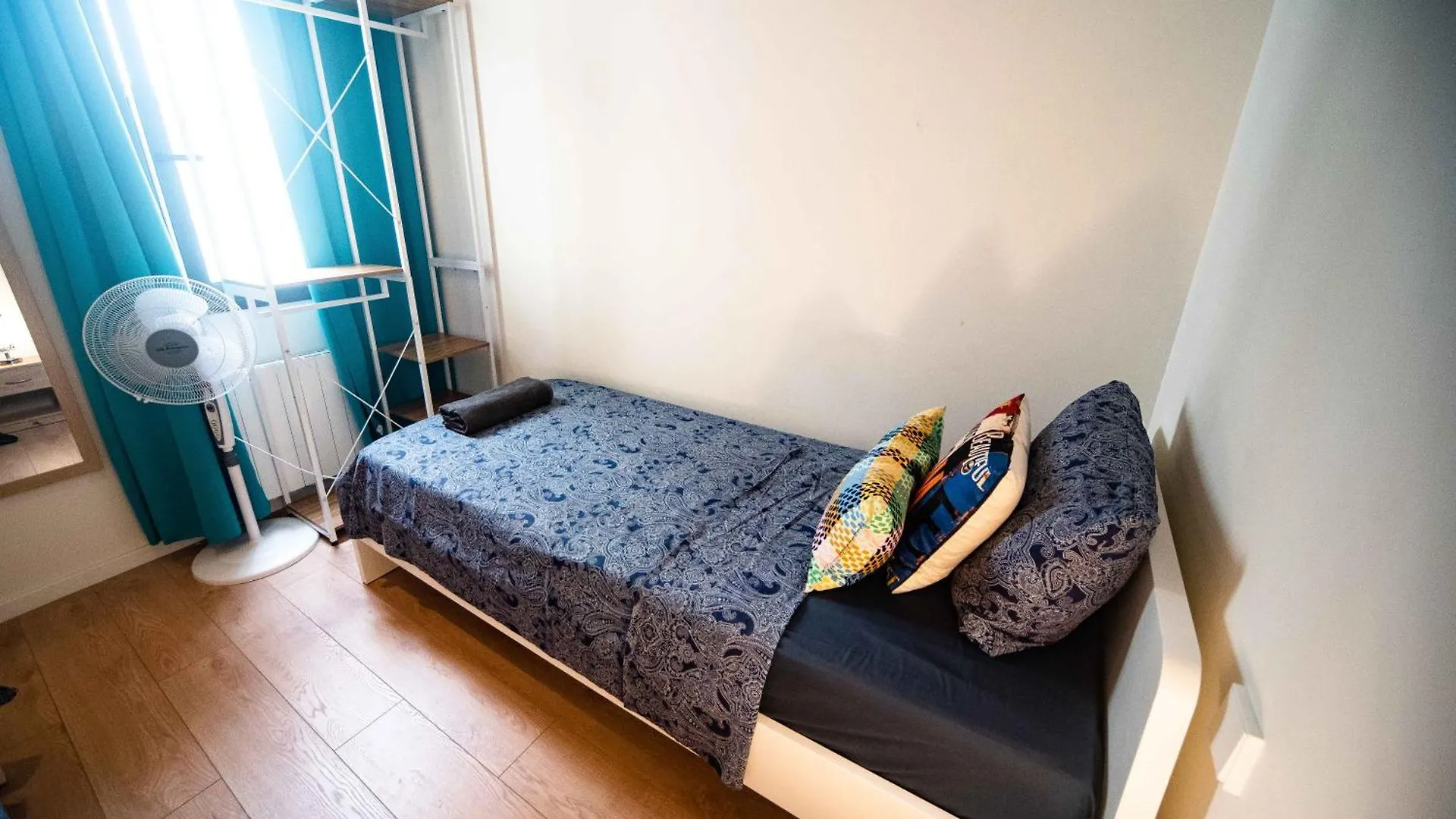 Crisqueen Flat Pansiyon Barselona İspanya